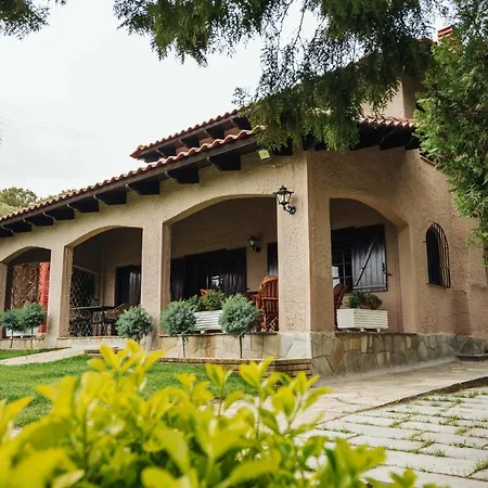 The Tree House * Agios Andreas (East Macedonia)